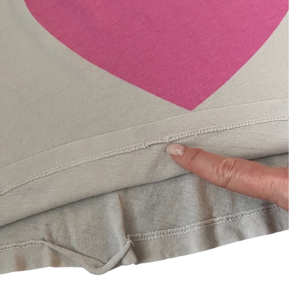 Wildfox Light Gray Pink Heart V Neck Tee Shirt Size Small - Picture 3 of 9